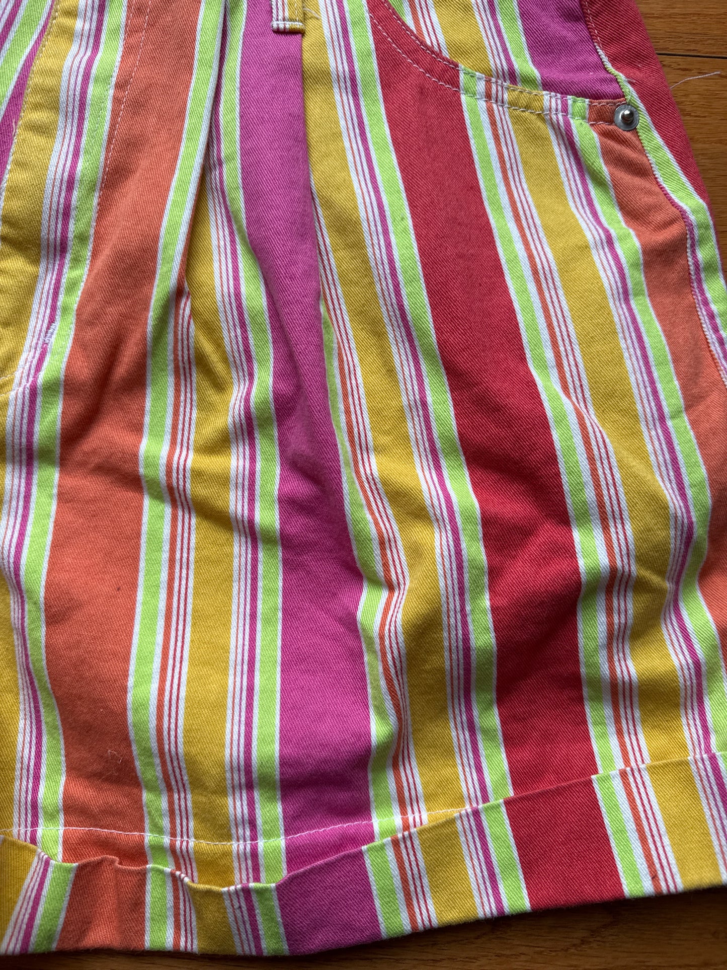 Vintage Women’s Memphis Shorts Size 11