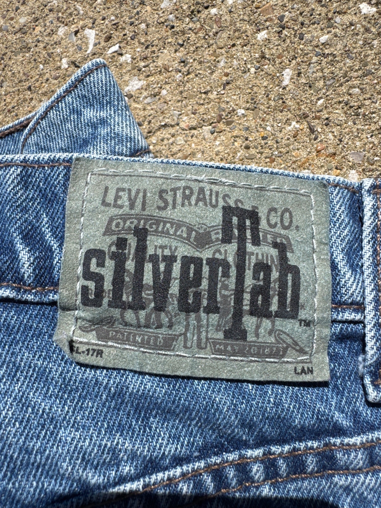 Vintage Men’s Silvertab Baggy Denim Shorts Made in USA Size 34