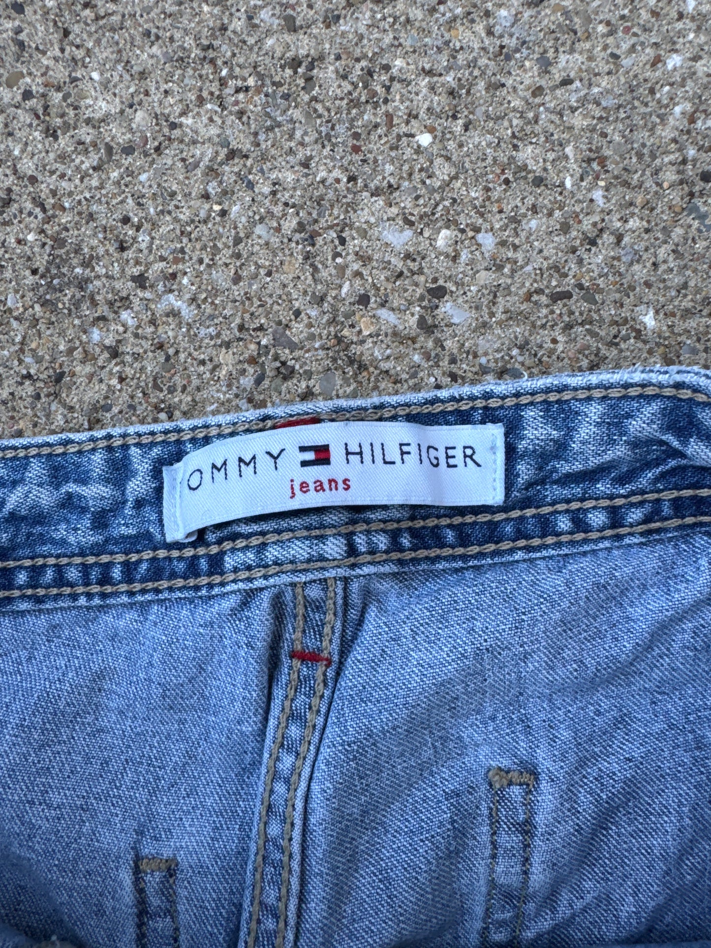 Vintage Y2K Women’s Tommy Hilfiger Wide Leg Jeans size 4