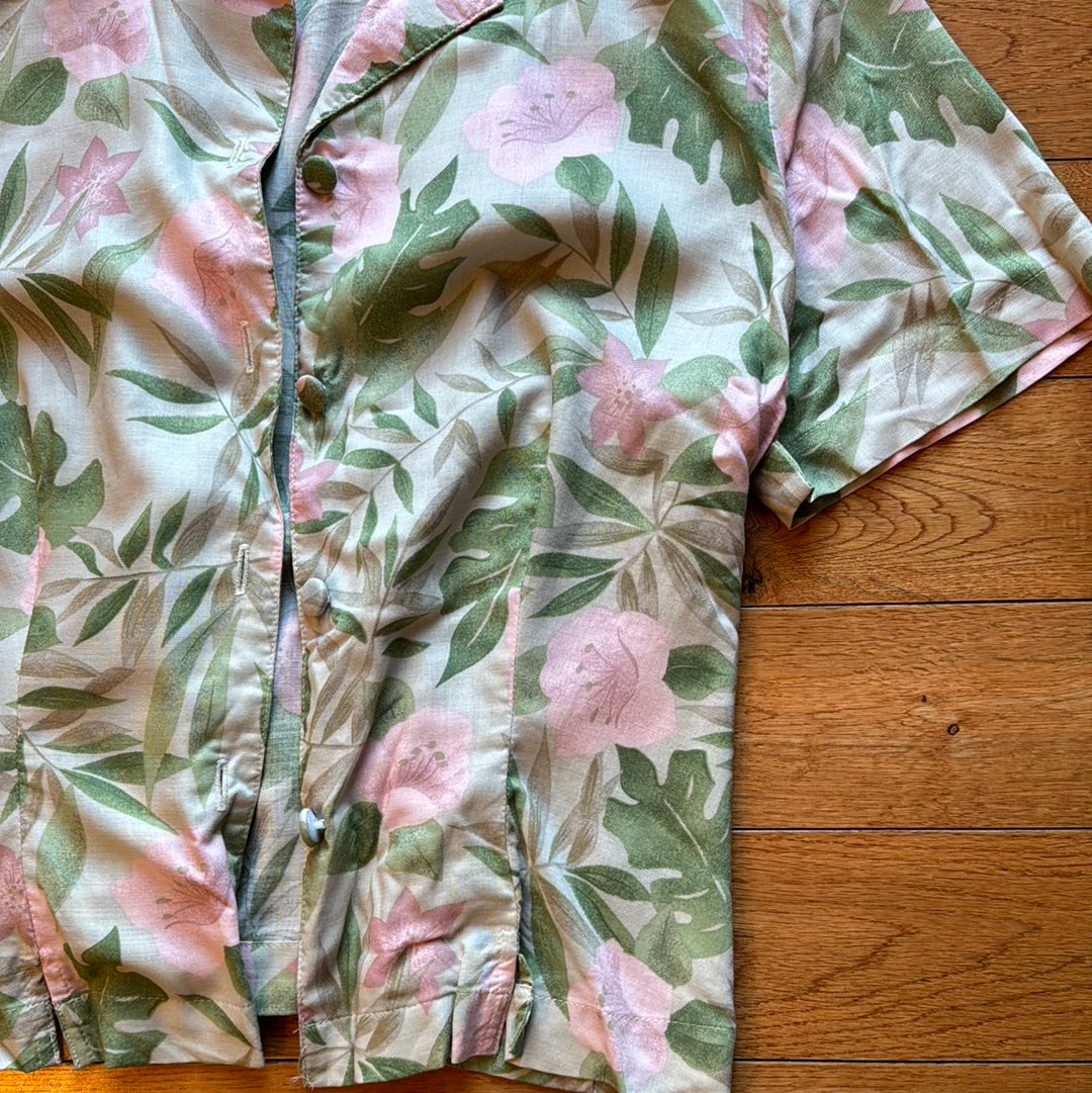 Women’s Sage Harbor Petite Floral Button Up Size M