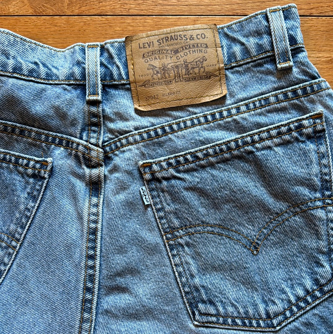 Vintage Women’s Levi Denim Shorts Relaxed Fit Size 11 JR