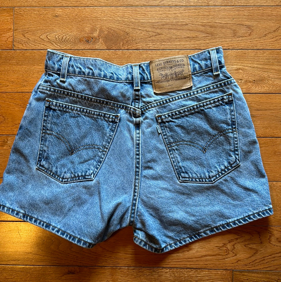 Vintage Women’s Levi Denim Shorts Relaxed Fit Size 11 JR