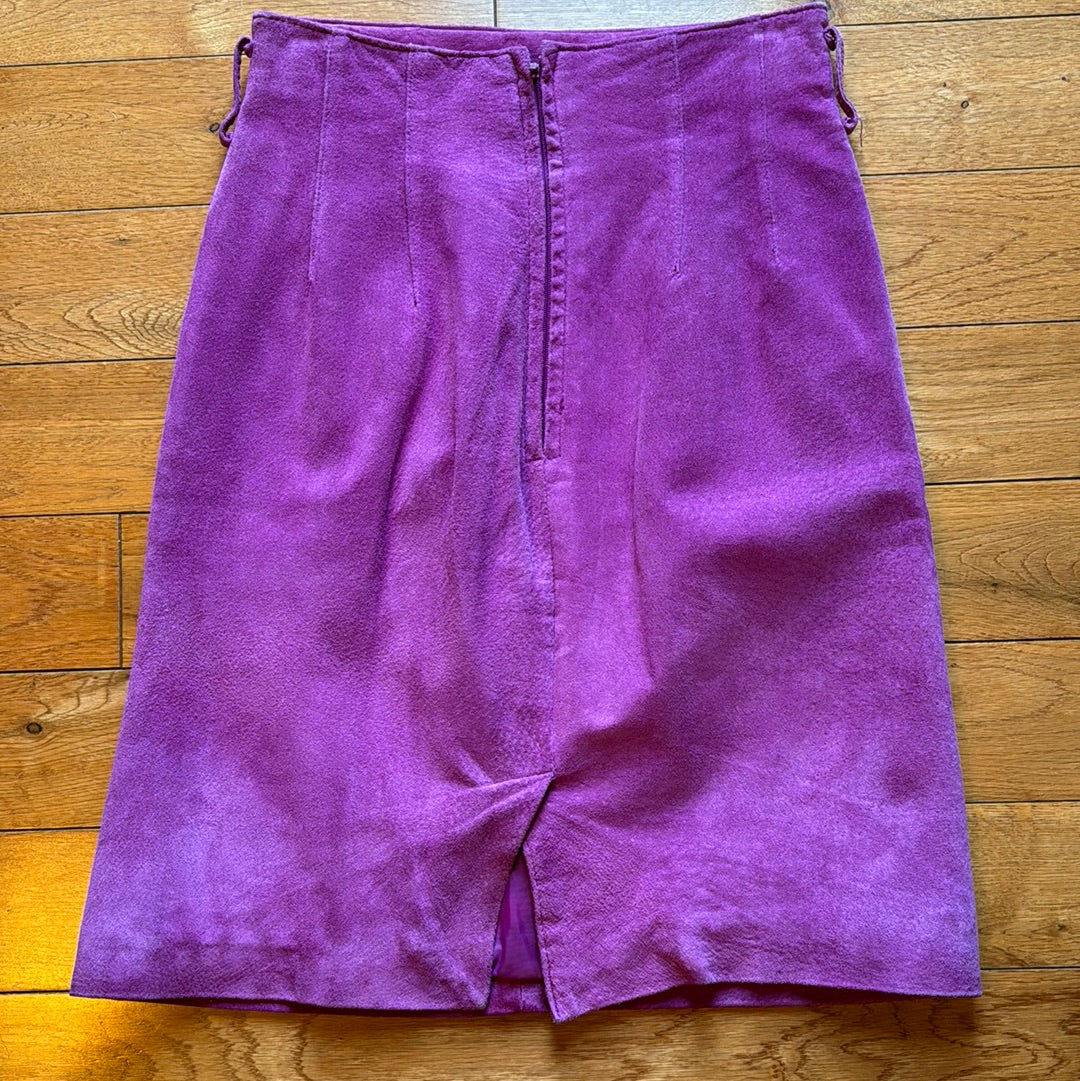 Vintage Women’s Wilson’s Leather Suede Skirt Size 8