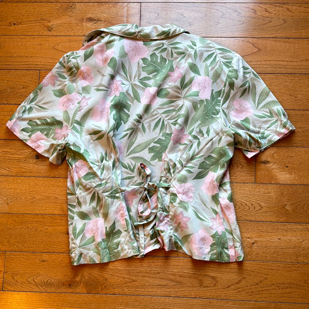 Women’s Sage Harbor Petite Floral Button Up Size M