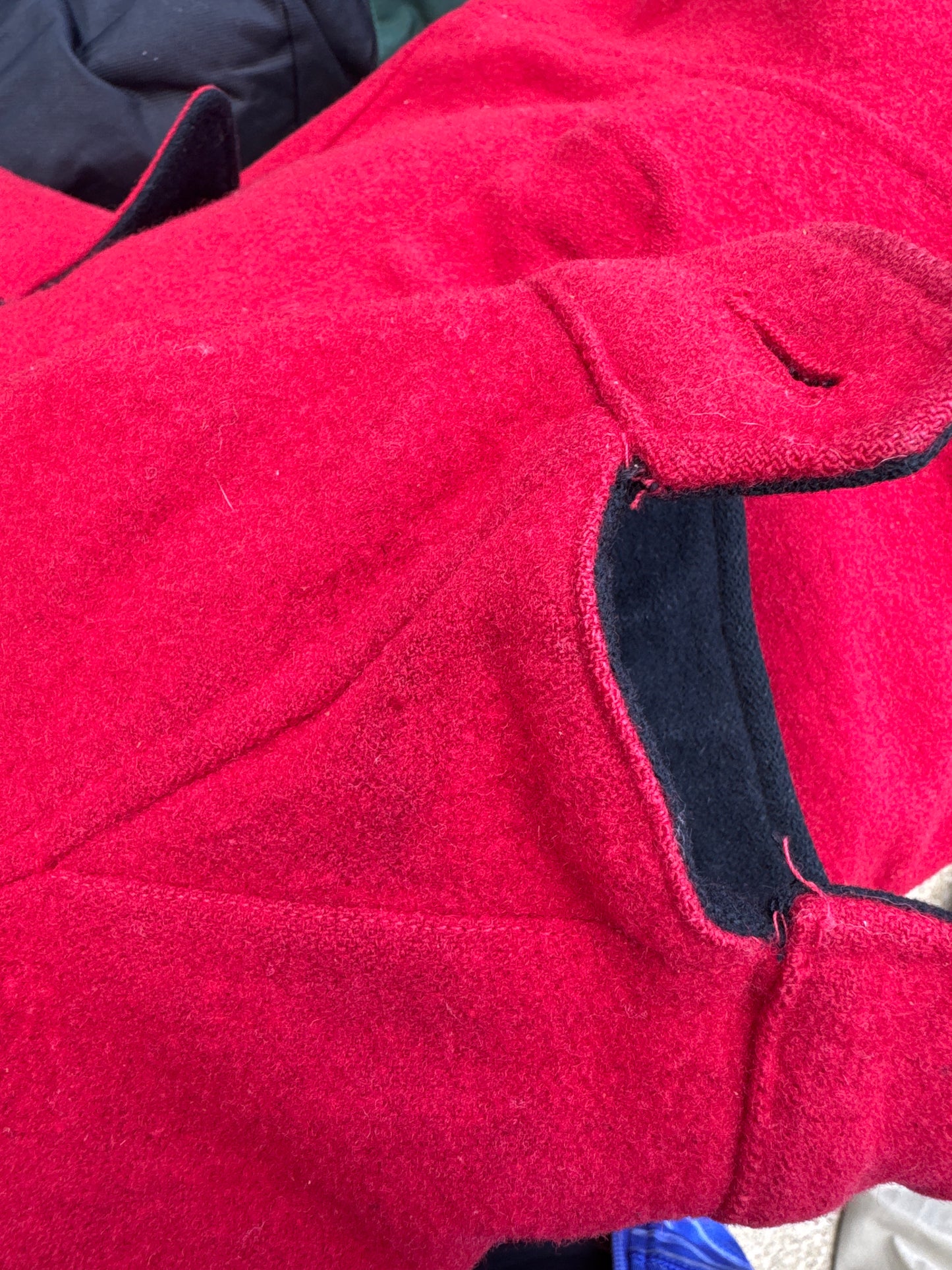 Vintage Men’s Black/Red Reversible Wool Blend Marlboro Coat Size XL