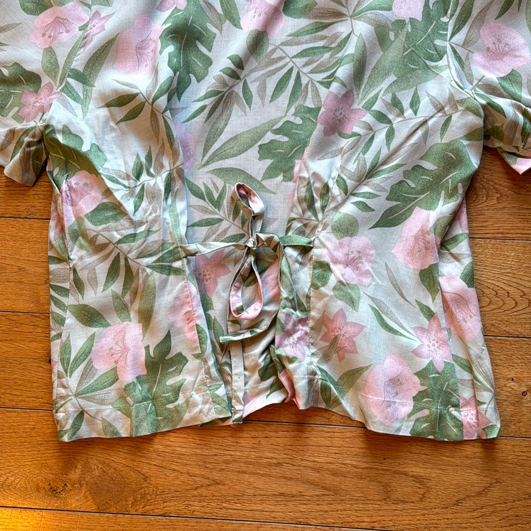 Women’s Sage Harbor Petite Floral Button Up Size M