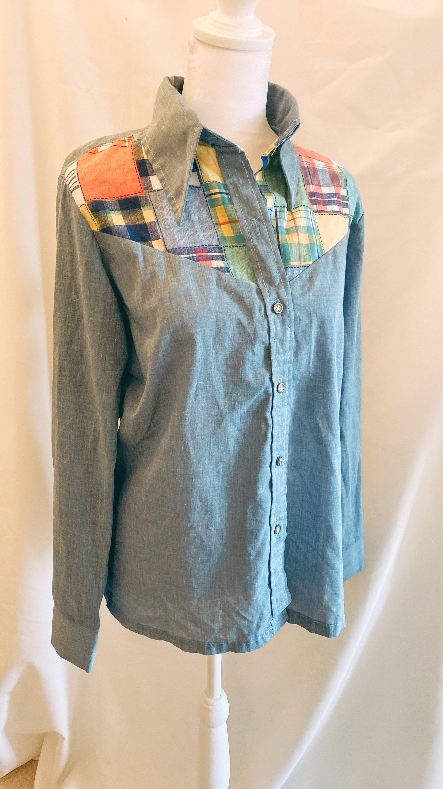 Vintage Women’s Queen’s Way Shirt Size 34